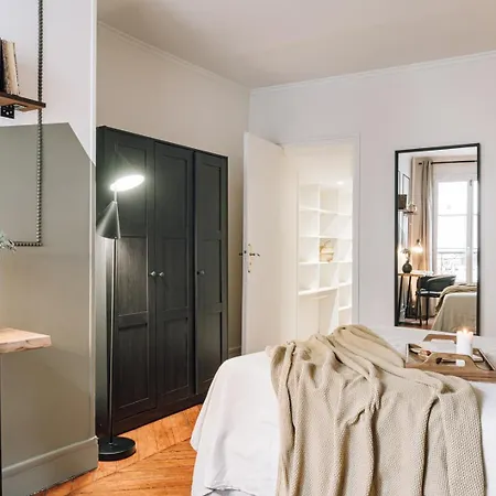 Yasemin - 2 A Halles * Paris