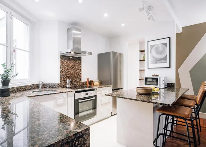 Yasemin - 2 A Halles *