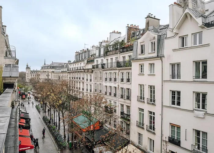 Yasemin - 2 A Halles